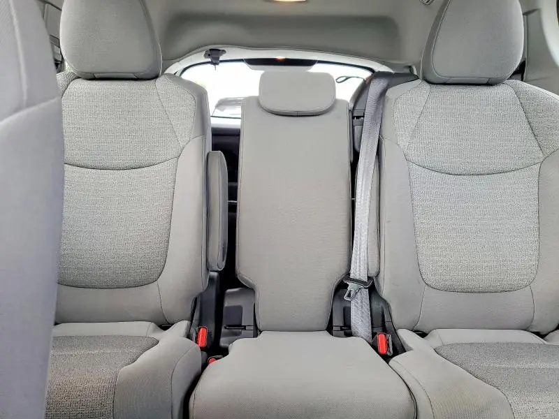2022 TOYOTA SIENNA LE  