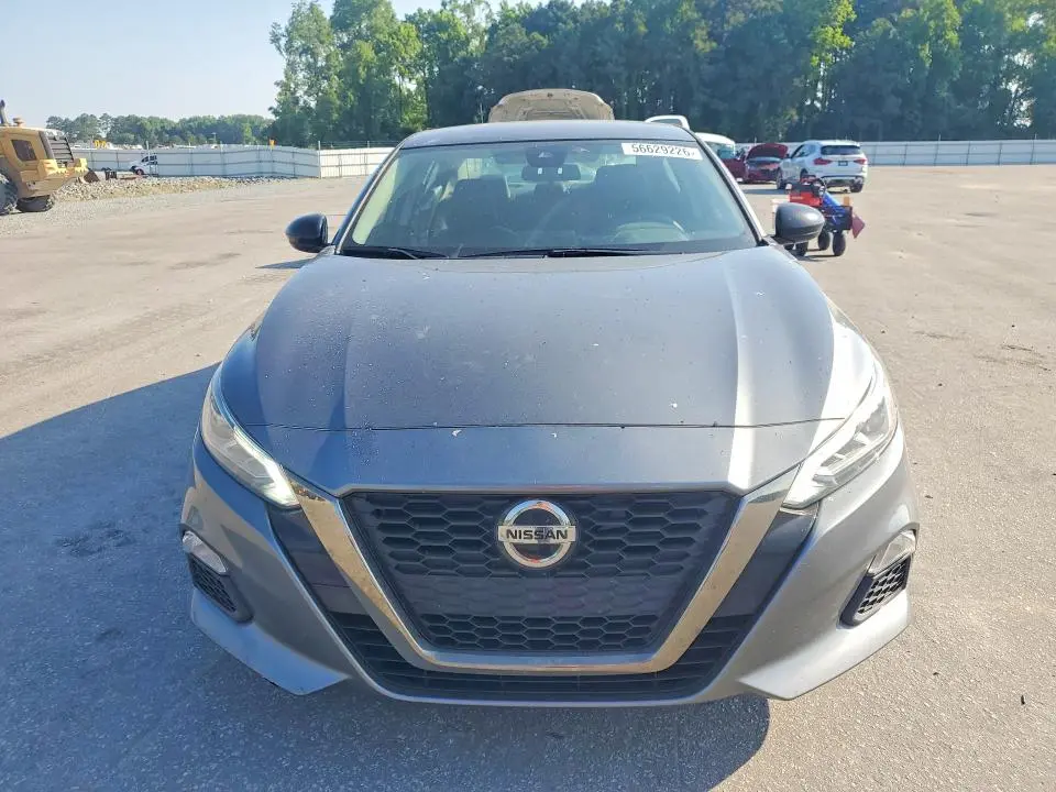 2022 NISSAN ALTIMA SR  