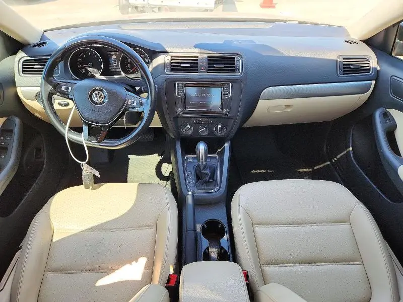 2017 VOLKSWAGEN JETTA SE  