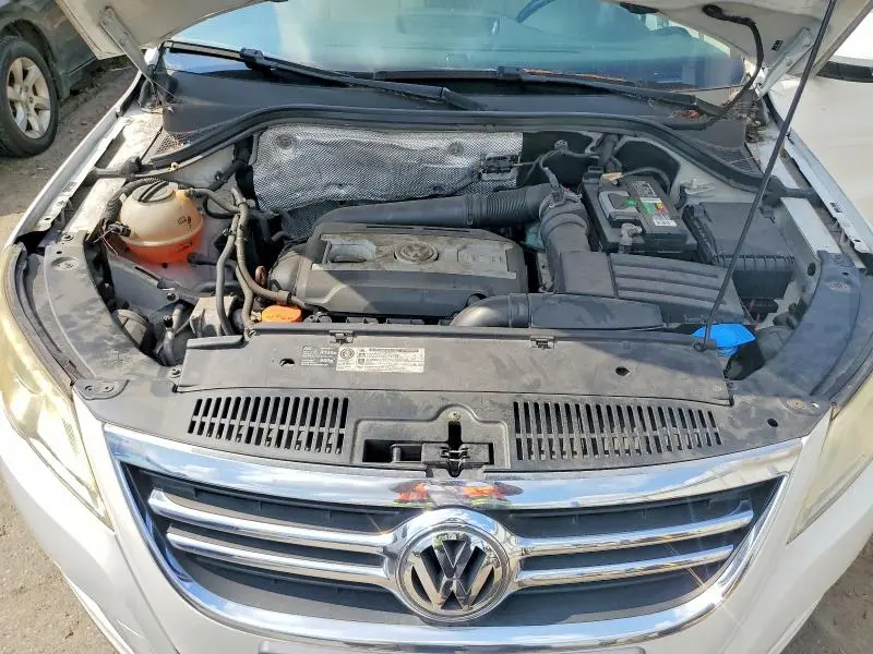 2010 VOLKSWAGEN TIGUAN S  