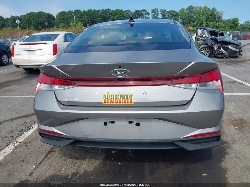 2022 HYUNDAI ELANTRA SEL