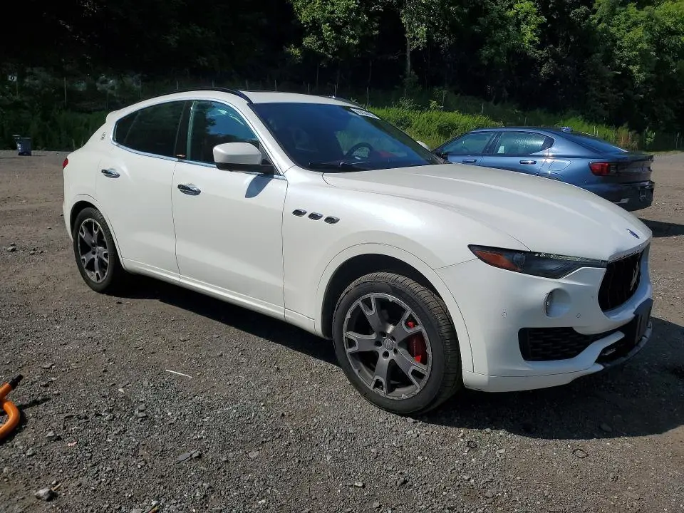 2017 MASERATI LEVANTE SPORT  