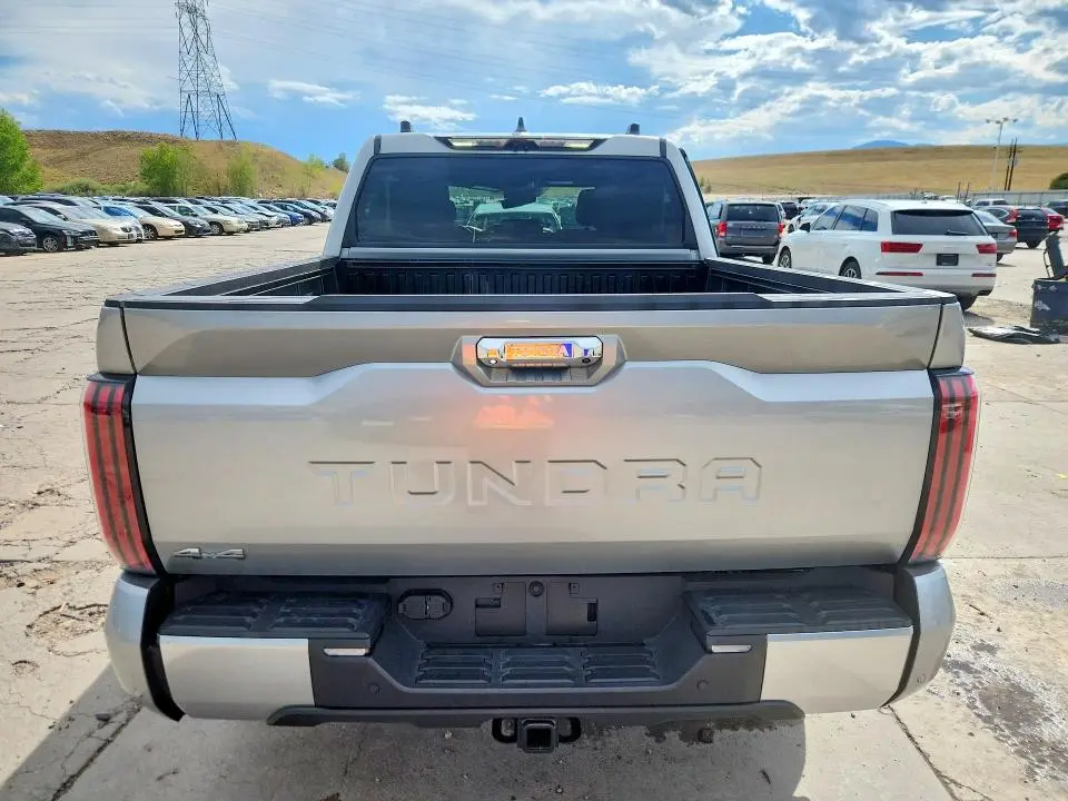 2026 TOYOTA TUNDRA CREWMAX LIMITED  