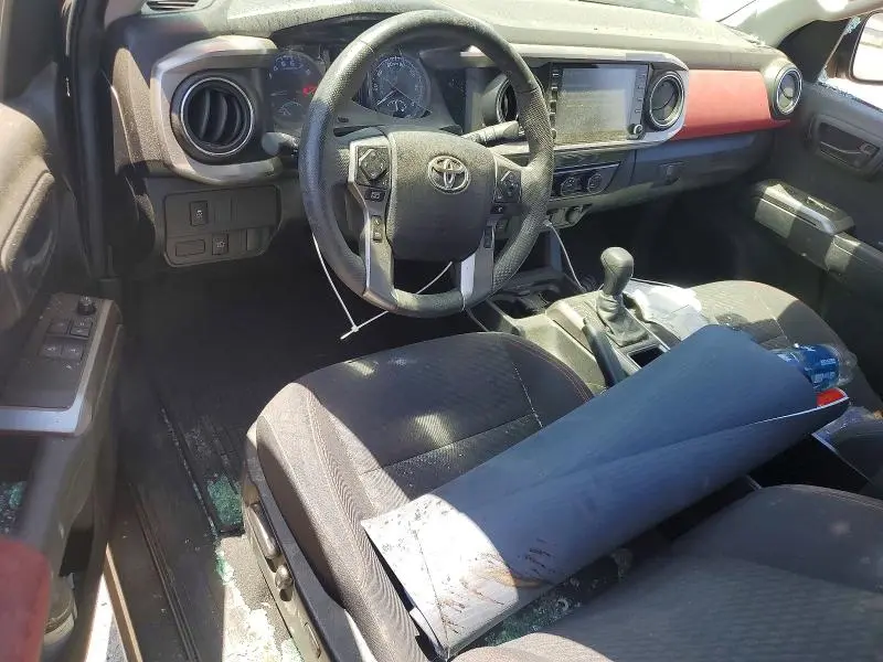 2022 TOYOTA TACOMA SR5 V6  
