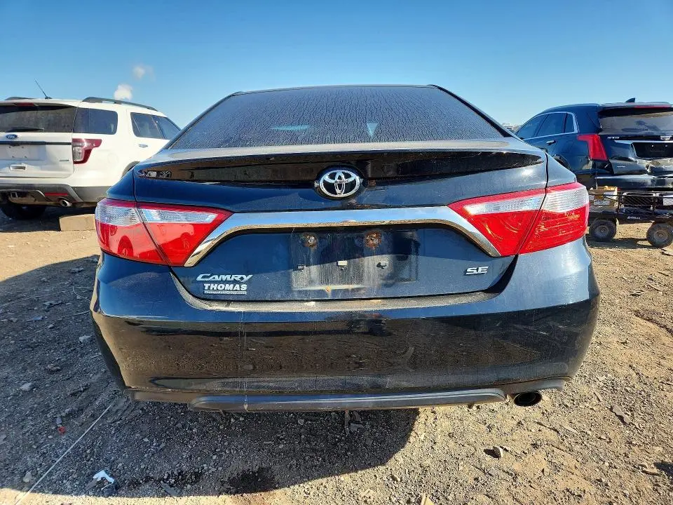2016 TOYOTA CAMRY SE  