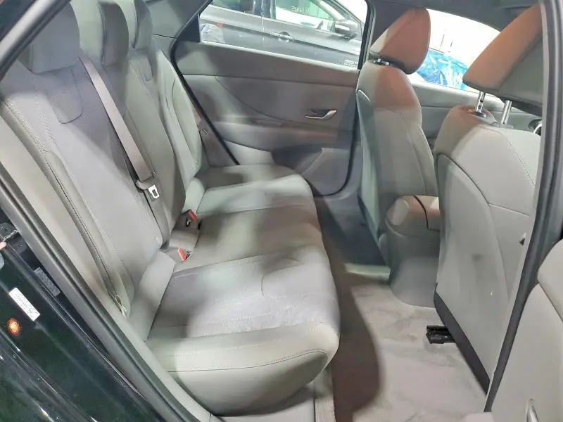 2023 HYUNDAI ELANTRA SE  