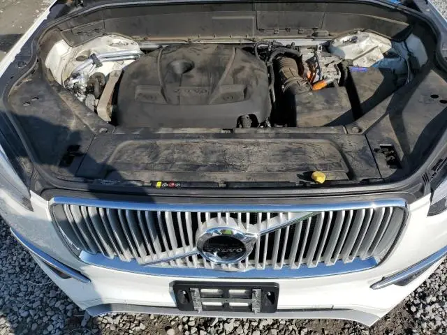 2017 VOLVO XC90 T8  