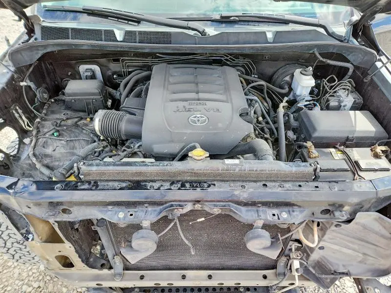 2016 TOYOTA TUNDRA CREWMAX SR5  