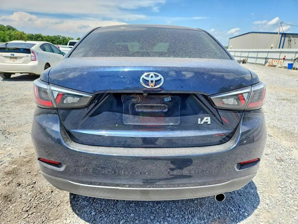 2018 TOYOTA YARIS IA BASE  