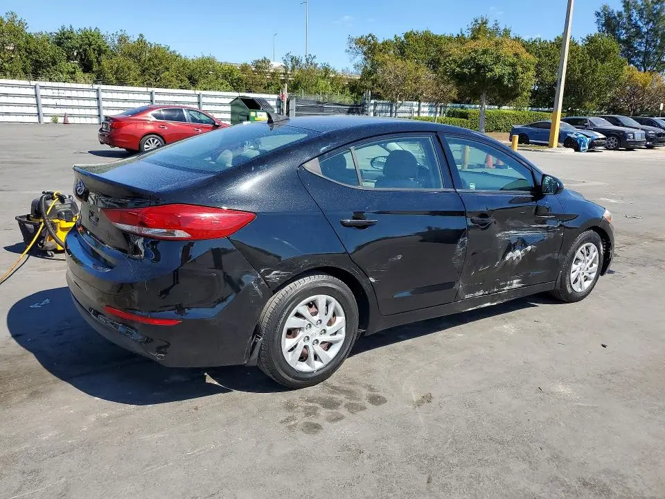 2018 HYUNDAI ELANTRA SE  