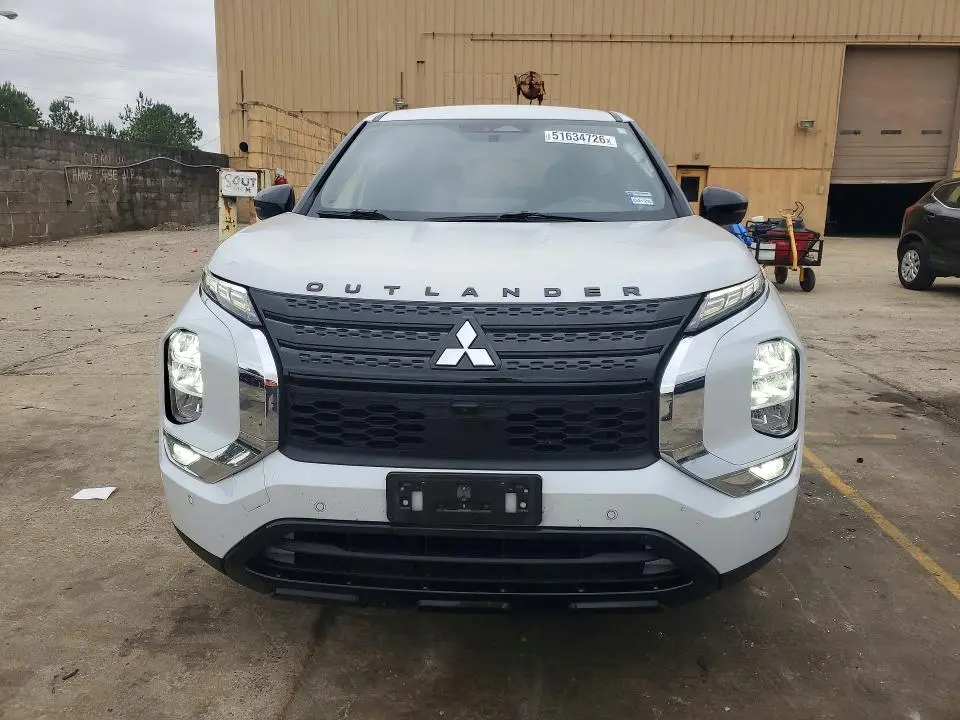 2023 MITSUBISHI OUTLANDER SE  