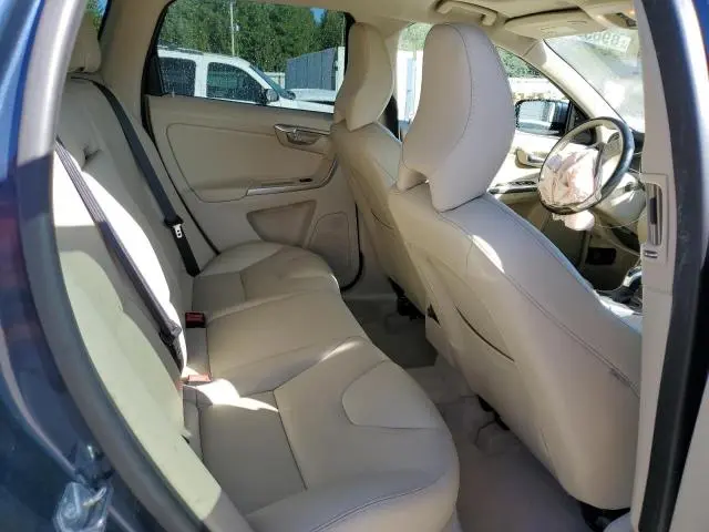 2015 VOLVO XC60 T5 PLATINUM  