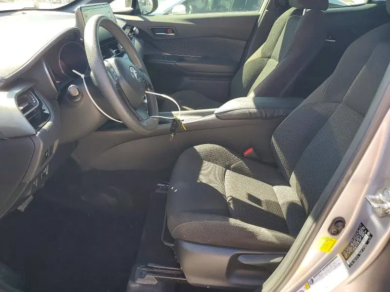 2019 TOYOTA C-HR LE  