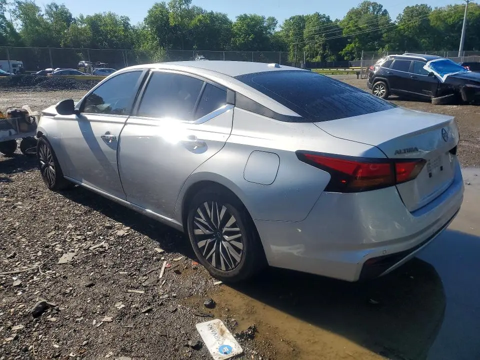 2023 NISSAN ALTIMA SV  