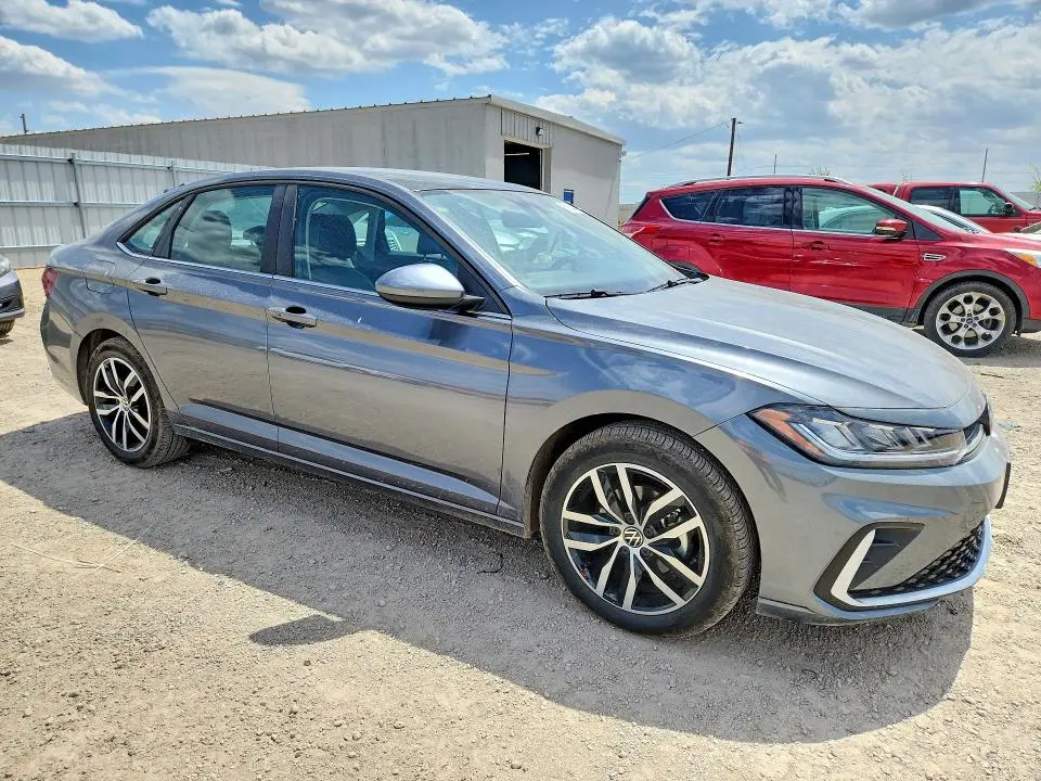 2025 VOLKSWAGEN JETTA SE  