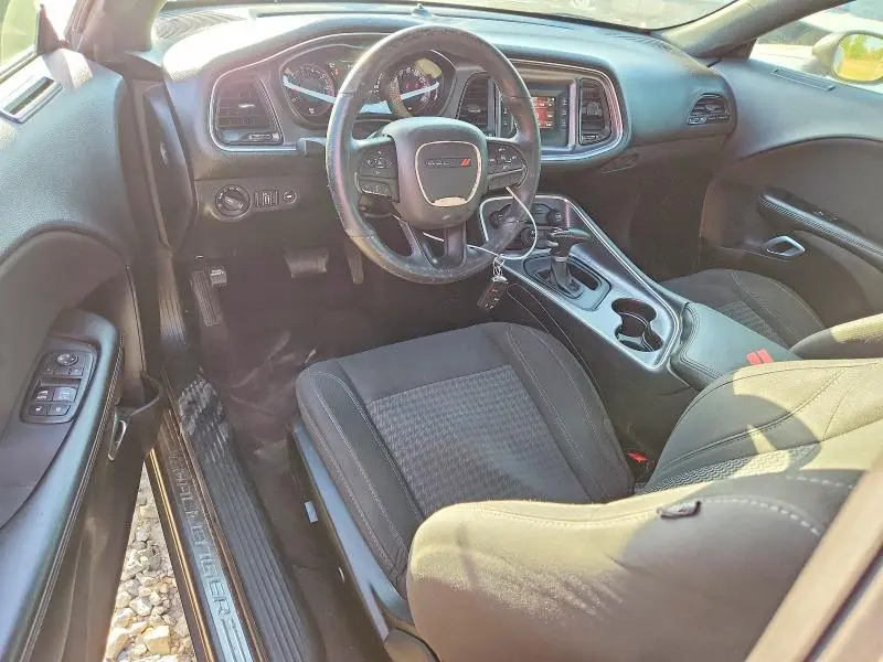 2016 DODGE CHALLENGER SXT  
