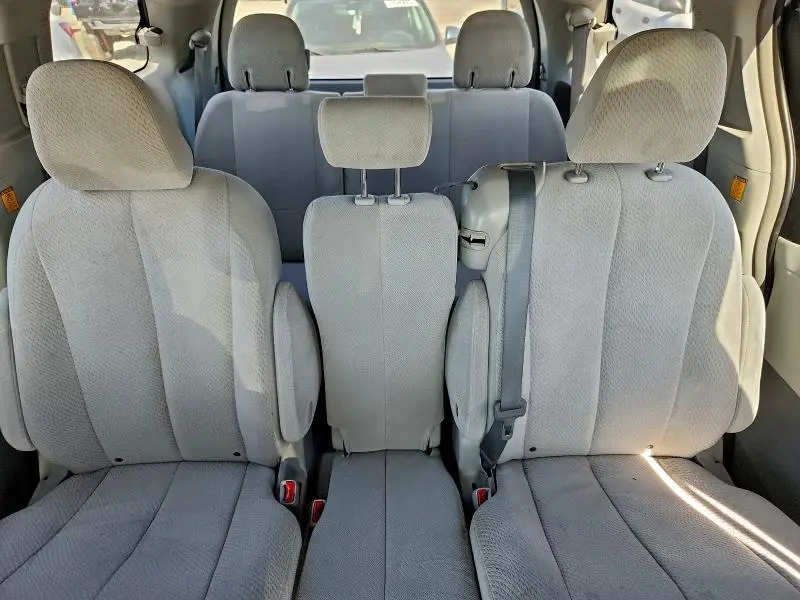 2012 TOYOTA SIENNA LE  