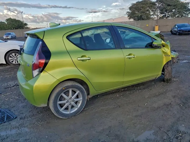 2015 TOYOTA PRIUS C   