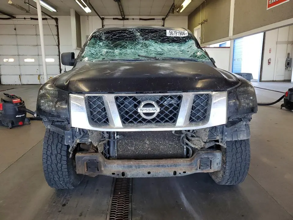 2010 NISSAN TITAN SE  
