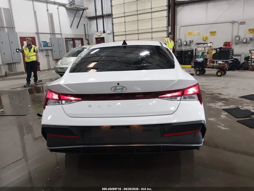 2026 HYUNDAI ELANTRA SE