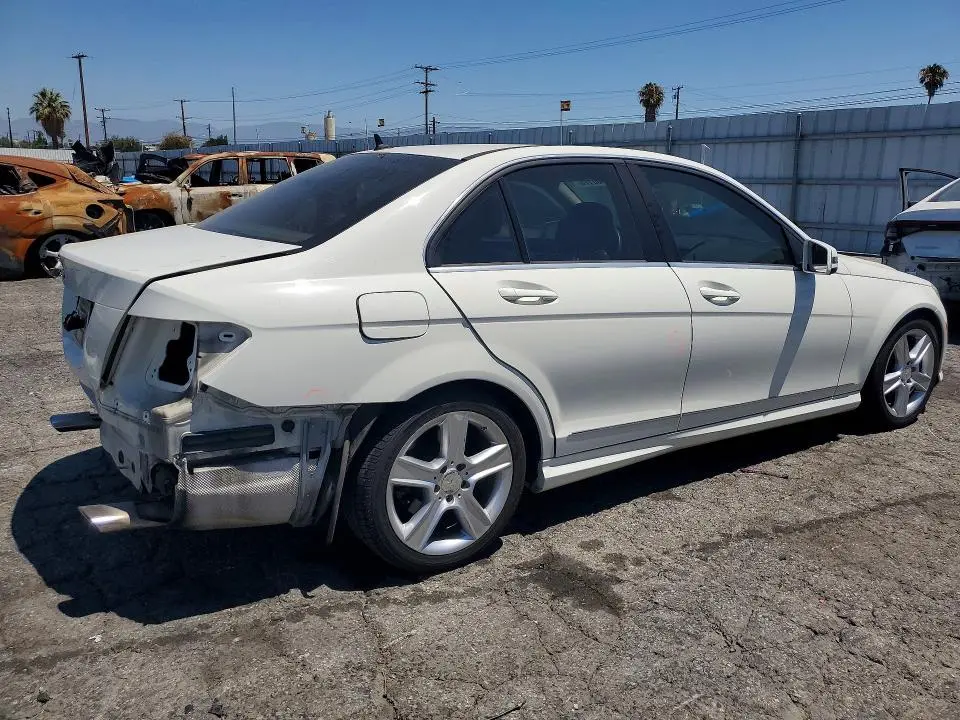2011 MERCEDES-BENZ C 300  