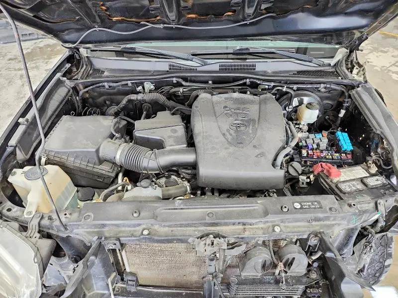 2019 TOYOTA TACOMA SR5 V6  