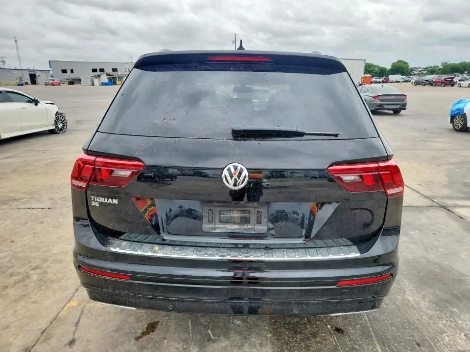 2021 VOLKSWAGEN TIGUAN SE  