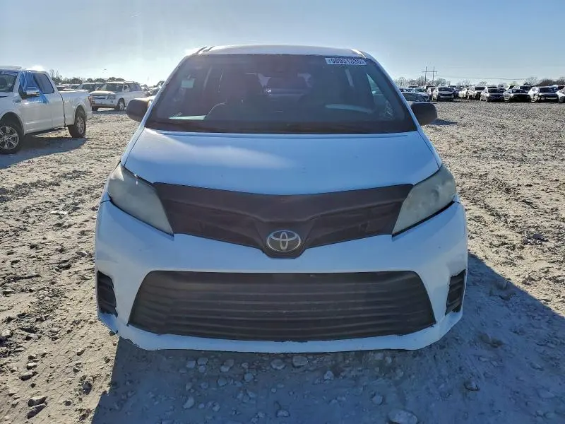 2019 TOYOTA SIENNA   