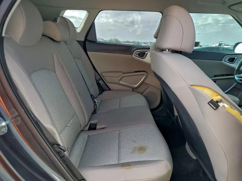 2022 KIA SOUL LX  