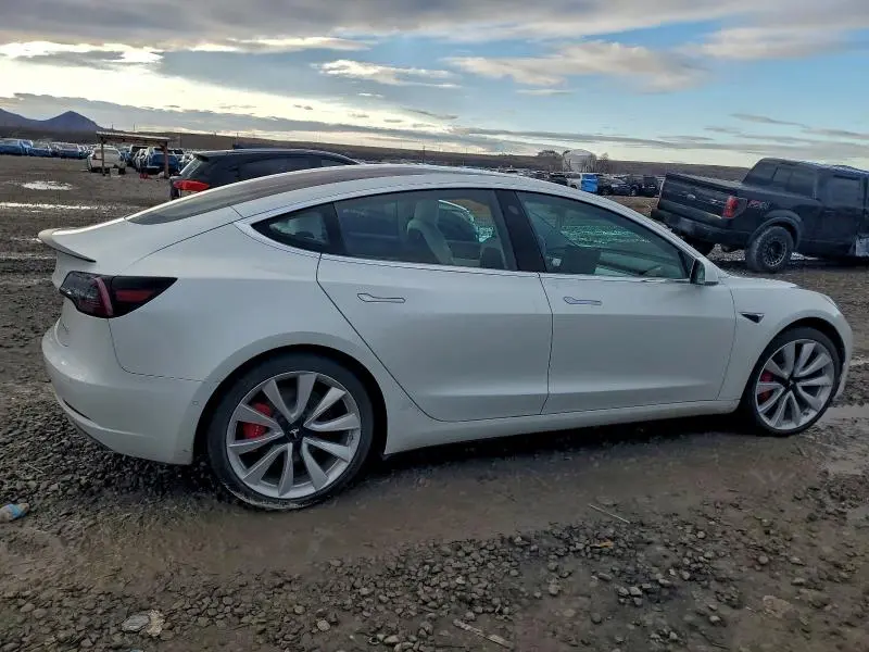 2018 TESLA MODEL 3   