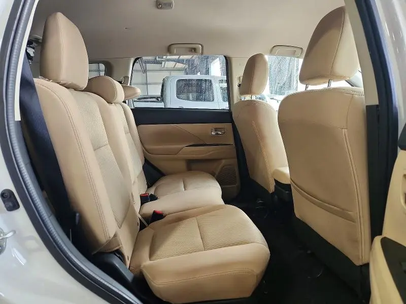 2016 MITSUBISHI OUTLANDER SE  