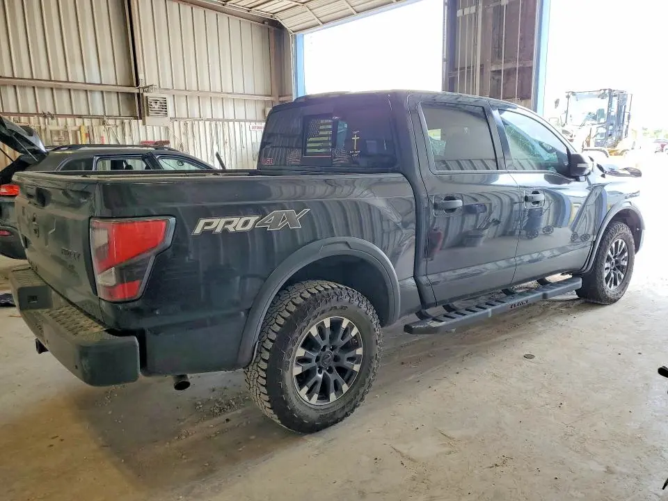 2021 NISSAN TITAN PRO-4X  