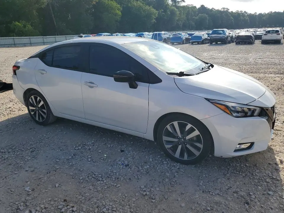 2020 NISSAN VERSA SR  