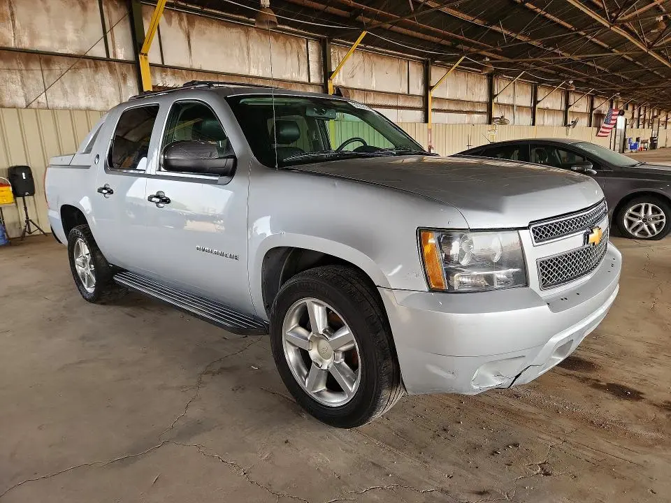2013 CHEVROLET AVALANCHE LT  