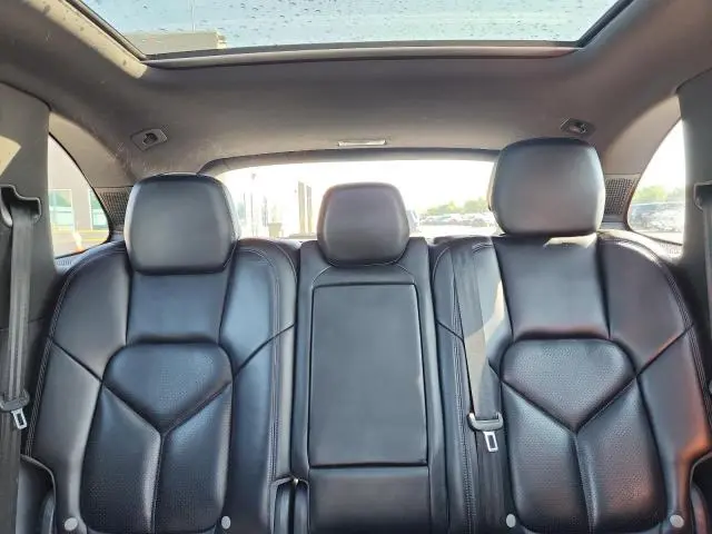 2017 PORSCHE CAYENNE S  