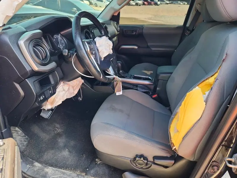 2019 TOYOTA TACOMA SR5  