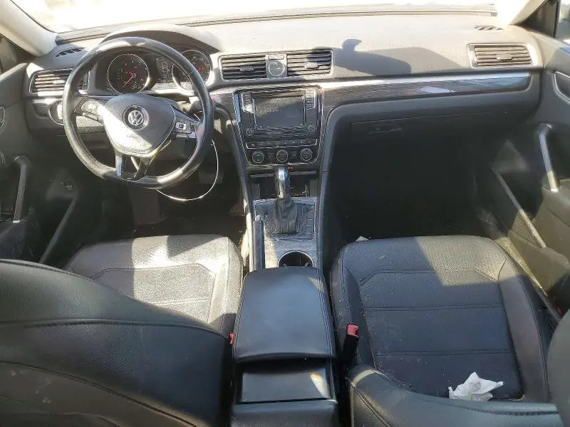 2016 VOLKSWAGEN PASSAT SE  