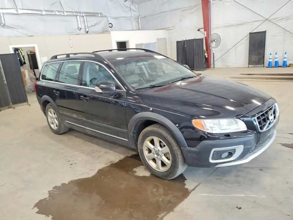 2011 VOLVO XC70 3.2  