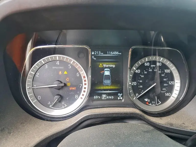 2017 NISSAN TITAN SV  