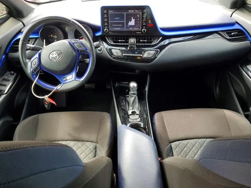2020 TOYOTA C-HR XLE  