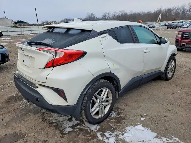 2021 TOYOTA C-HR XLE  