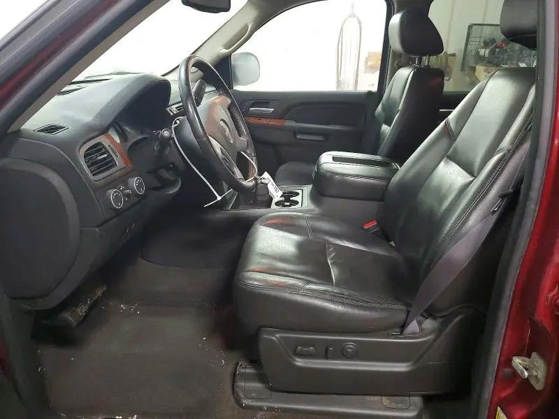 2011 GMC YUKON XL K1500 SLT  