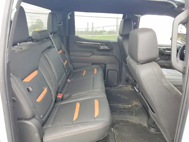 2025 GMC SIERRA K1500 AT4  