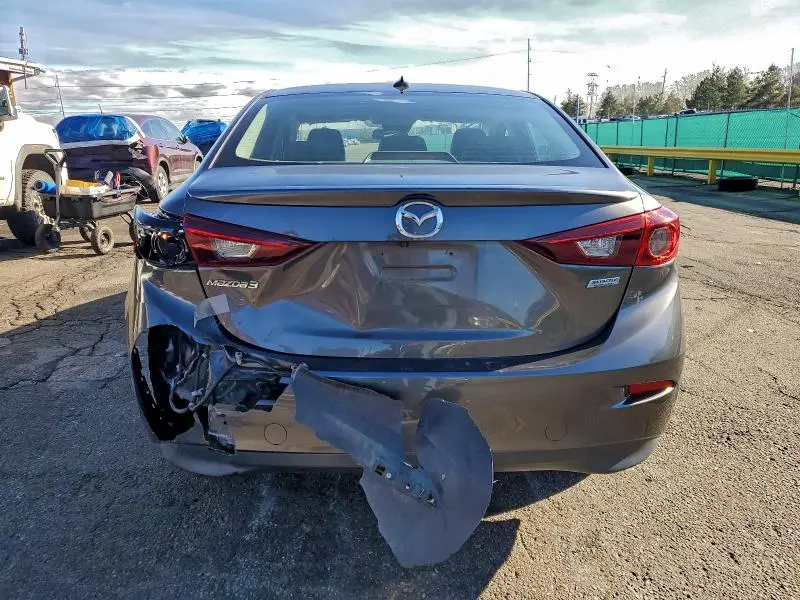 2018 MAZDA 3 TOURING  