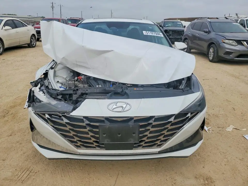 2021 HYUNDAI ELANTRA SEL  