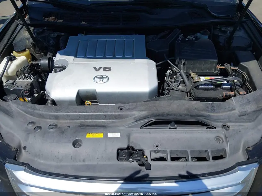2010 TOYOTA AVALON XLS