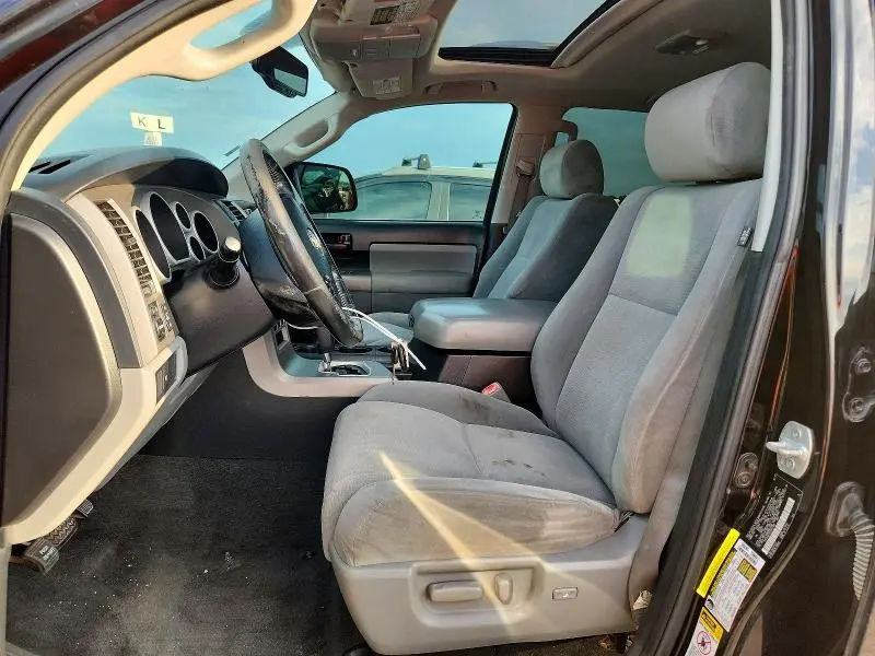 2013 TOYOTA SEQUOIA SR5  