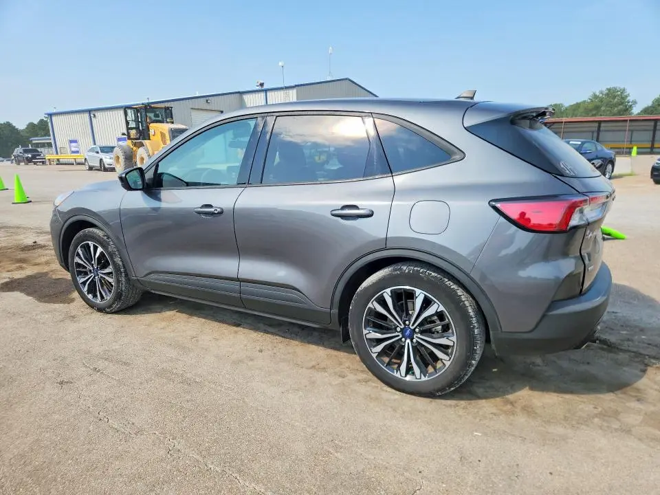 2021 FORD ESCAPE SE  