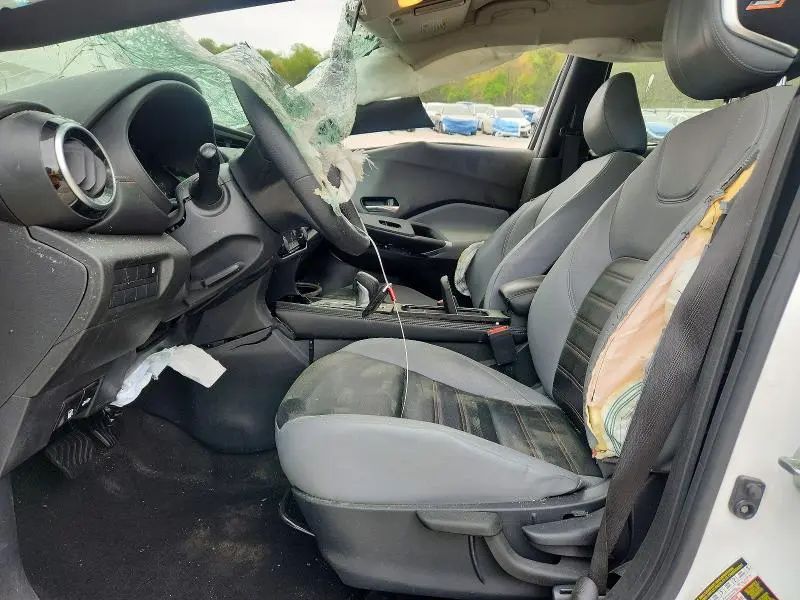 2023 NISSAN KICKS SR  