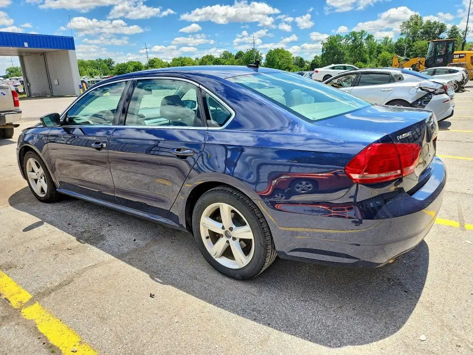 2013 VOLKSWAGEN PASSAT SE  